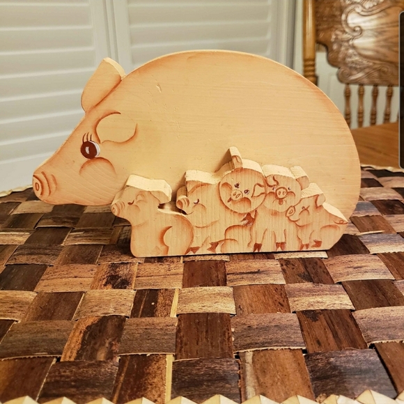 Other - Vintage Wooden Hand Painted Mama Pig with Piglets